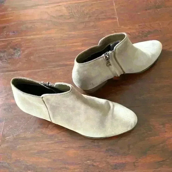 Blondo Women's Villa Waterproof Ankle Bootie Suede Leather Size 10M - Picture 1 of 9